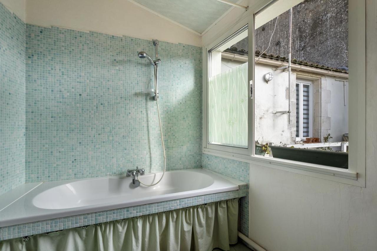 ロシュフォールLes Volets Bleus T3 De 80 M2 Patio Privatifアパートメント エクステリア 写真